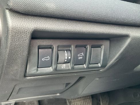Used 2023 Subaru Outback Premium AWD/4WD image 40