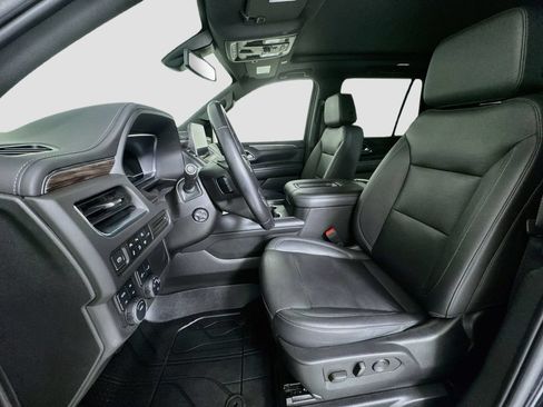 Used 2022 Chevrolet Tahoe Z71 w/ Luxury Package AWD/4WD image 11