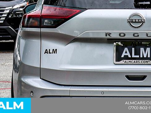 Used 2024 Nissan Rogue S FWD image 13