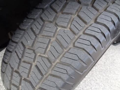 Used 2023 Jeep Grand Cherokee Limited image 41