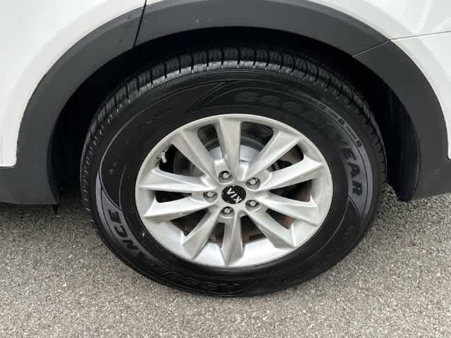 Used 2019 Kia Sorento AWD V6 image 5