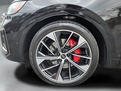 Used 2023 Audi SQ5 Prestige w/ Prestige Package image 11