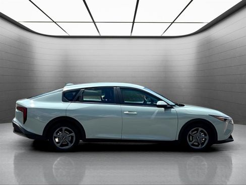 Used 2025 Kia K4 FWD image 7