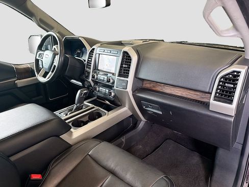 Used 2019 Ford F150 Lariat w/ Equipment Group 502A Luxury AWD/4WD image 31