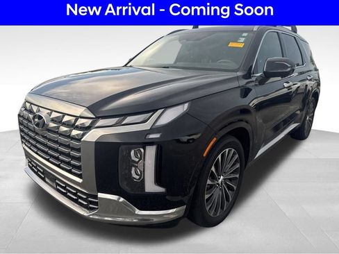 Used 2024 Hyundai Palisade Calligraphy FWD image 2