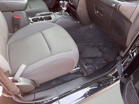 Certified 2022 Jeep Wrangler Unlimited Sport image 16