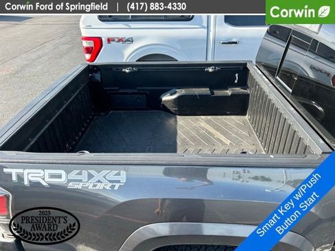 Used 2018 Toyota Tacoma TRD Sport w/ Technology Package AWD/4WD image 6