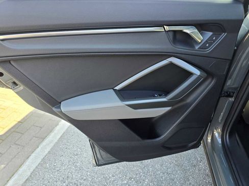 Certified 2025 Audi Q3 2.0T Premium image 19