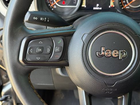 Used 2024 Jeep Gladiator Sport AWD/4WD image 16
