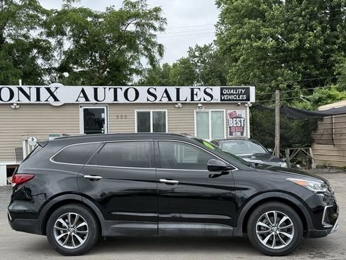 Used 2017 Hyundai Santa Fe SE AWD/4WD image 6