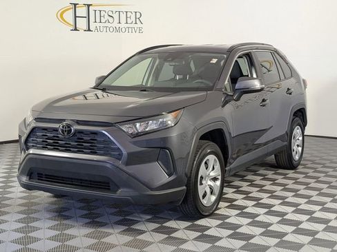 Used 2019 Toyota RAV4 LE image 4