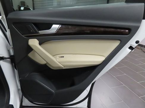 Used 2019 Audi Q5 2.0T Premium Plus w/ Premium Plus Package image 13