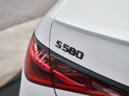 Used 2024 Mercedes-Benz S 580 4MATIC Sedan image 13