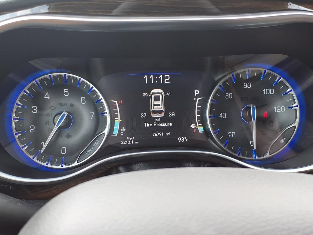 Used 2023 Chrysler Pacifica Limited FWD image 13