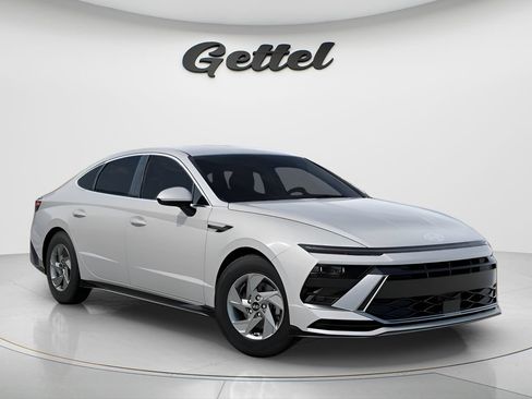 Used 2025 Hyundai Sonata SE FWD image 2