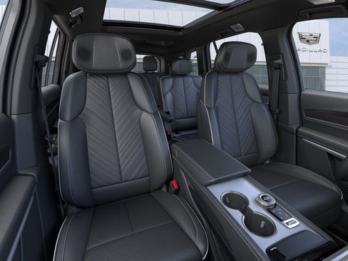 New 2026 Cadillac Vistiq Platinum w/ LPO, Floor Liner Package image 16