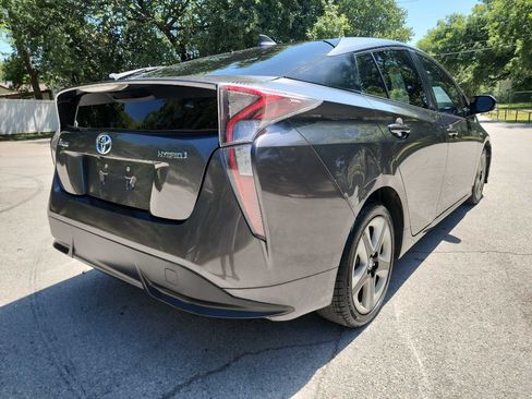 Used 2016 Toyota Prius Four Touring FWD image 10