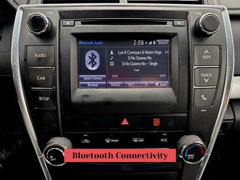 Used 2017 Toyota Camry SE image 19