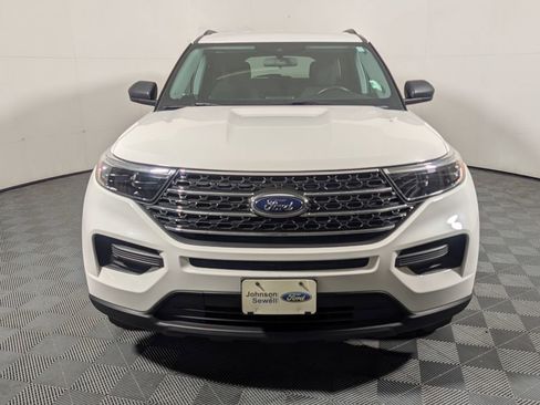 Certified 2022 Ford Explorer XLT image 2