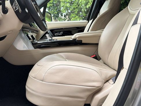 Used 2023 Land Rover Range Rover SE image 5