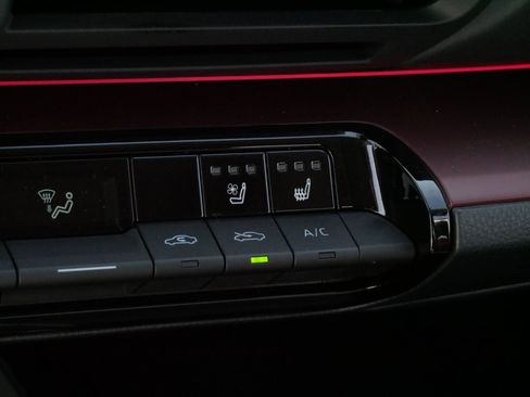 Used 2025 Toyota Prius Plug-In Hybrid w/ Limited Premium Package image 28