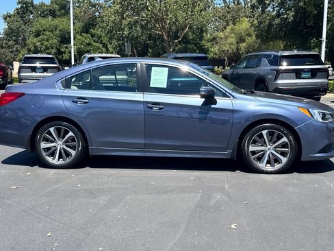 Used 2017 Subaru Legacy 3.6R Limited AWD/4WD image 2