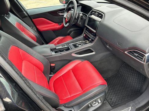 Used 2018 Jaguar F-PACE R-Sport image 20