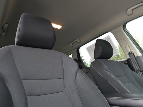 Used 2023 Nissan Rogue S image 18