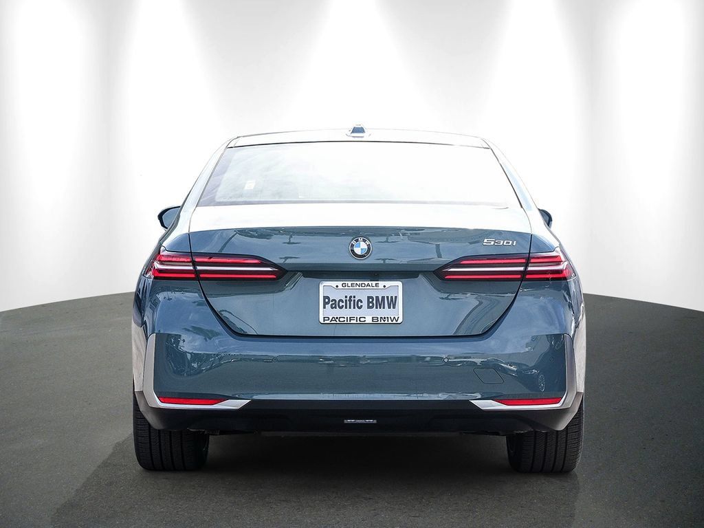 Used 2026 BMW 530i RWD image 5