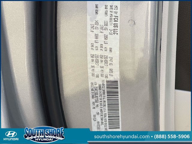 Used 2018 Chrysler Pacifica Touring-L FWD image 37