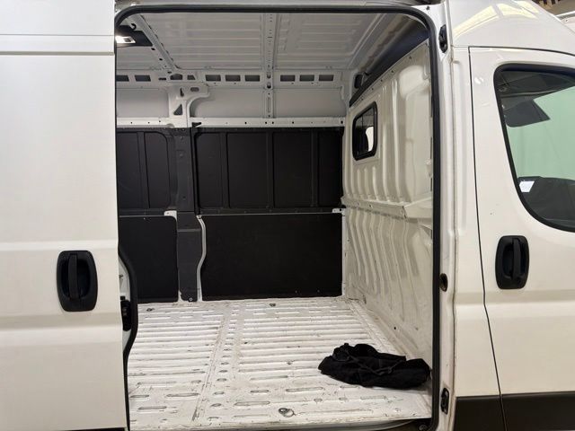 Used 2025 RAM ProMaster 2500 w/ Convenience Group FWD image 20