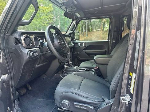 Used 2020 Jeep Wrangler Unlimited Sport AWD/4WD image 9