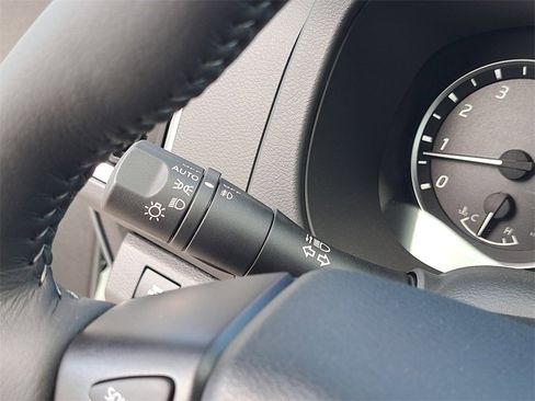 New 2025 Nissan Frontier SV w/ SV Convenience Package image 35