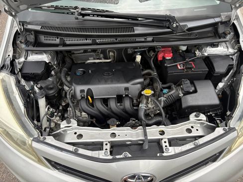 Used 2012 Toyota Yaris SE FWD image 13