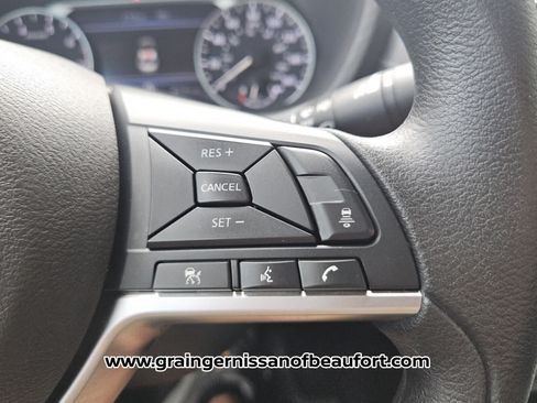 Used 2025 Nissan Sentra SV FWD image 13