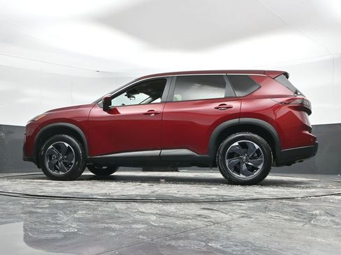 Used 2024 Nissan Rogue SV image 53