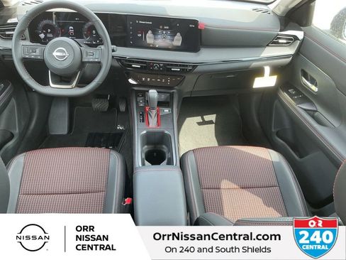 New 2025 Nissan Kicks SR FWD image 15