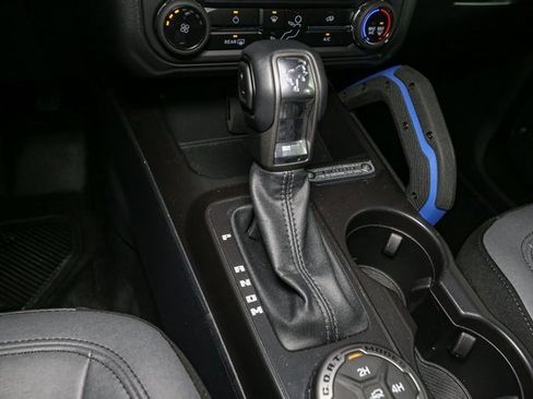 Used 2024 Ford Bronco Black Diamond image 24