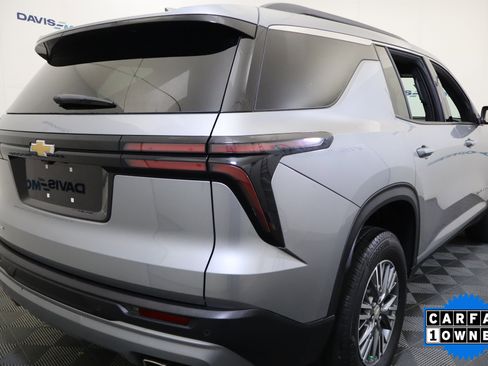 Used 2025 Chevrolet Traverse LT image 5
