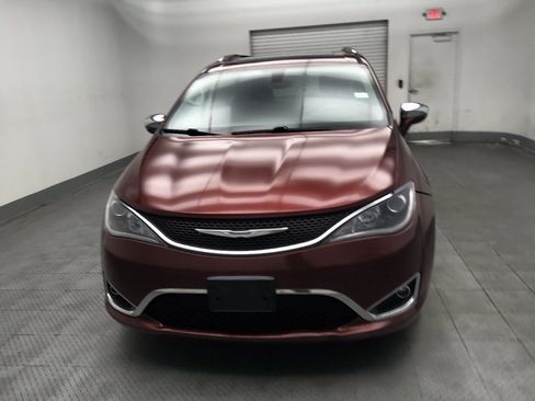 Used 2018 Chrysler Pacifica Limited FWD image 15