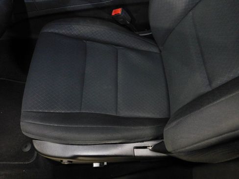 Used 2019 Jeep Grand Cherokee Laredo image 34