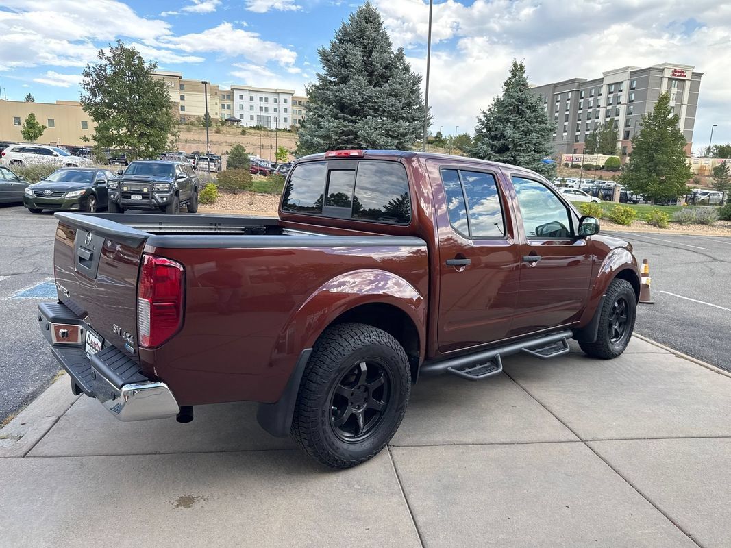 Used 2017 Nissan Frontier SV w/ SV Value Truck Package AWD/4WD image 6