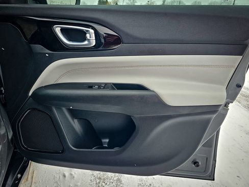 Certified 2022 Jeep Compass Limited image 40