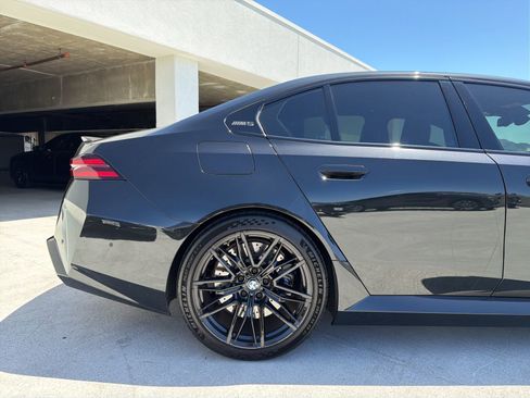 Used 2025 BMW M5 w/ Carbon Package image 5