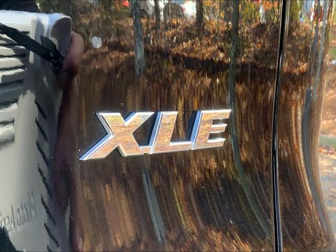 Used 2023 Toyota RAV4 XLE image 9