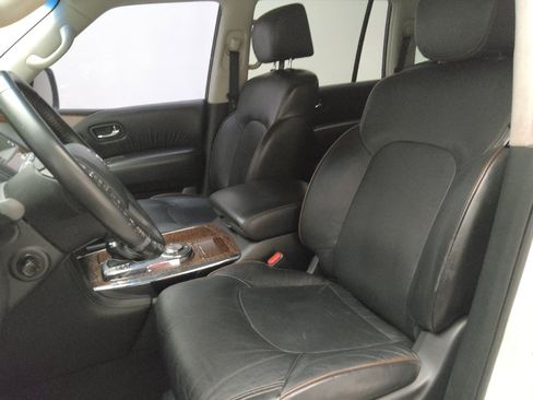 Used 2017 Nissan Armada Platinum w/ Interior Lighting Package RWD image 17