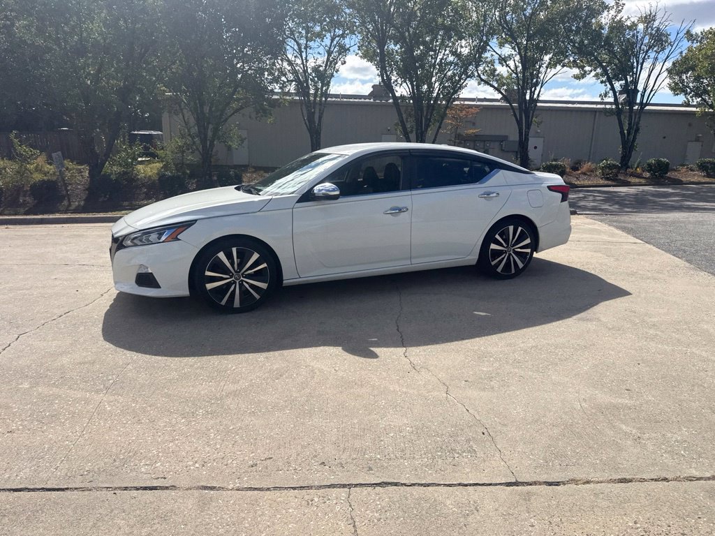 Used 2020 Nissan Altima 2.5 SR FWD image 13