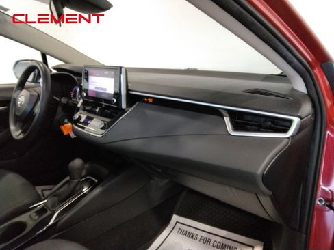 Used 2020 Toyota Corolla LE image 39