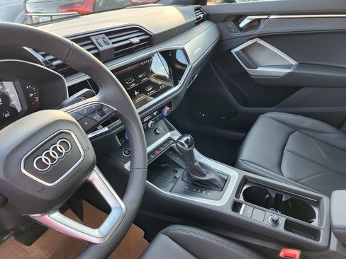 New 2025 Audi Q3 2.0T Premium image 11