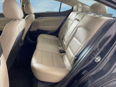 Used 2017 Hyundai Elantra Limited image 14